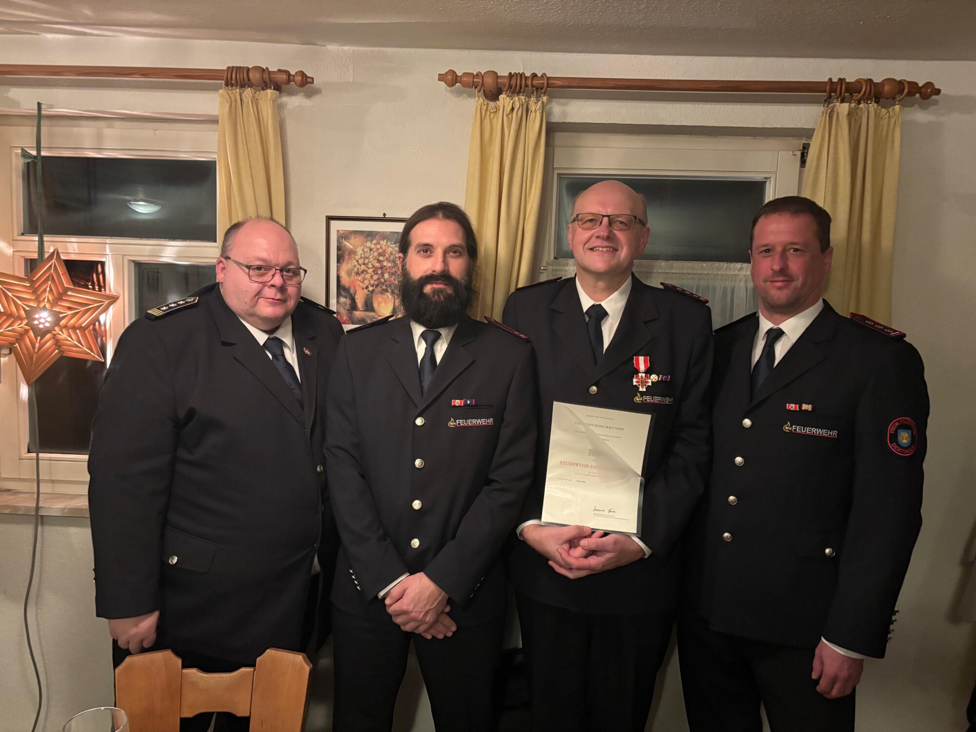 Neue Führungsmannschaft der Feuerwehr Dertingen vlnr: Stadtbrandmeister Torsten Schmidt, Abteilungskommandant Martin Holzhäuser, Leiter Altersmannschaft Stefan Tiederle, Stellv. Abteilungskommandant Stefan Diehm